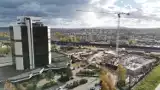 Najwyższy budynek w Kielcach pnie się w górę obok dawnego Exbudu. Zobaczcie zdjęcia z drona 
