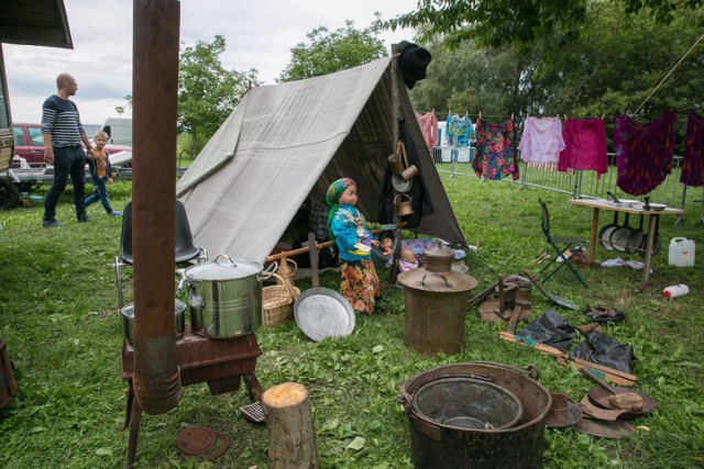 Podczas pikniku można było zobaczyć romskie obozowisko z bliska