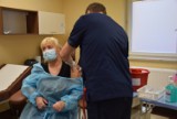 Małgorzata Kufel, naczelna pielęgniarka szpitala w Grudziądzu pierwszą zaszczepioną na COVID-19 w regionie