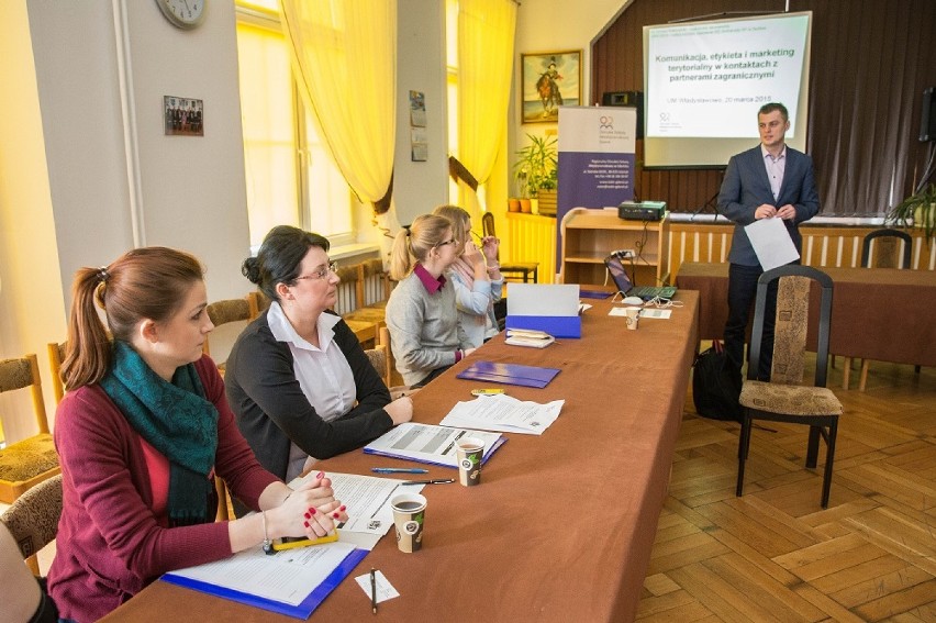 Savoir vivre urzędników w powiecie puckim