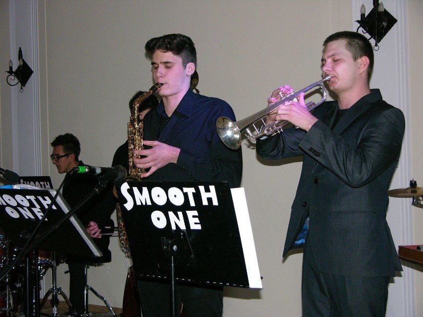 Zespół Smooth One zagrał koncert w szkole muzycznej w...