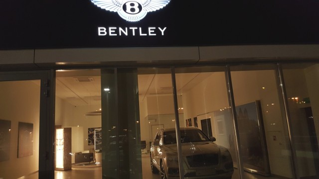 Salon samochodowy marki Bentley w Świętochłowicach, przy DTŚ, jest już prawie gotowy do otwarcia
