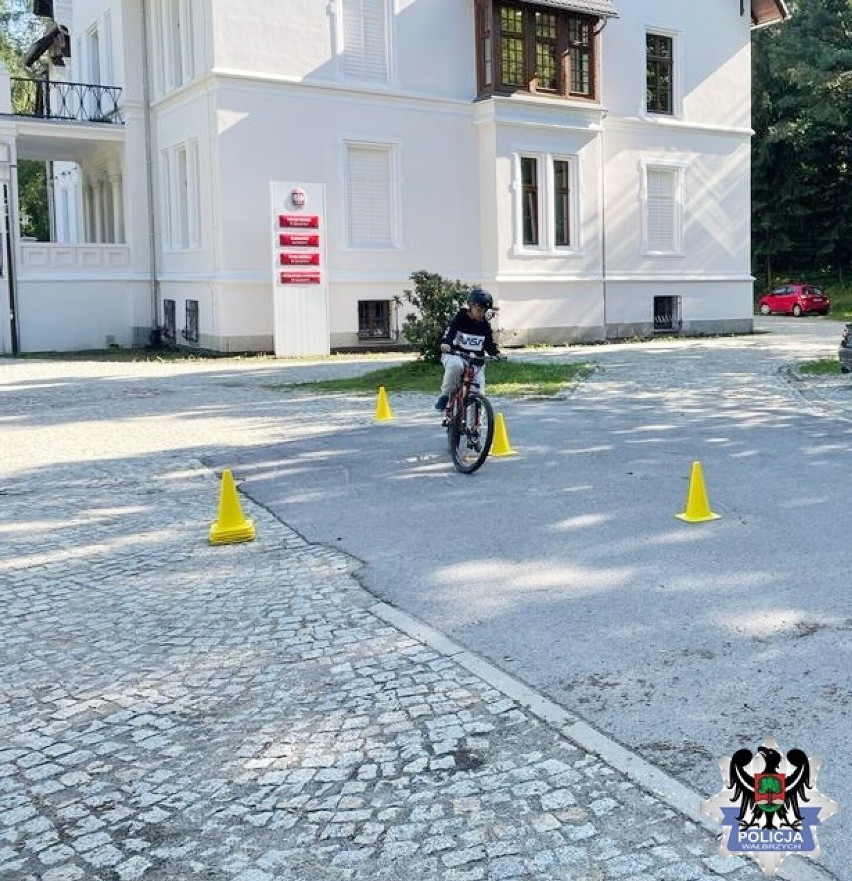Policjanci sprawdzili umiejętności rowerzystów z Głuszycy