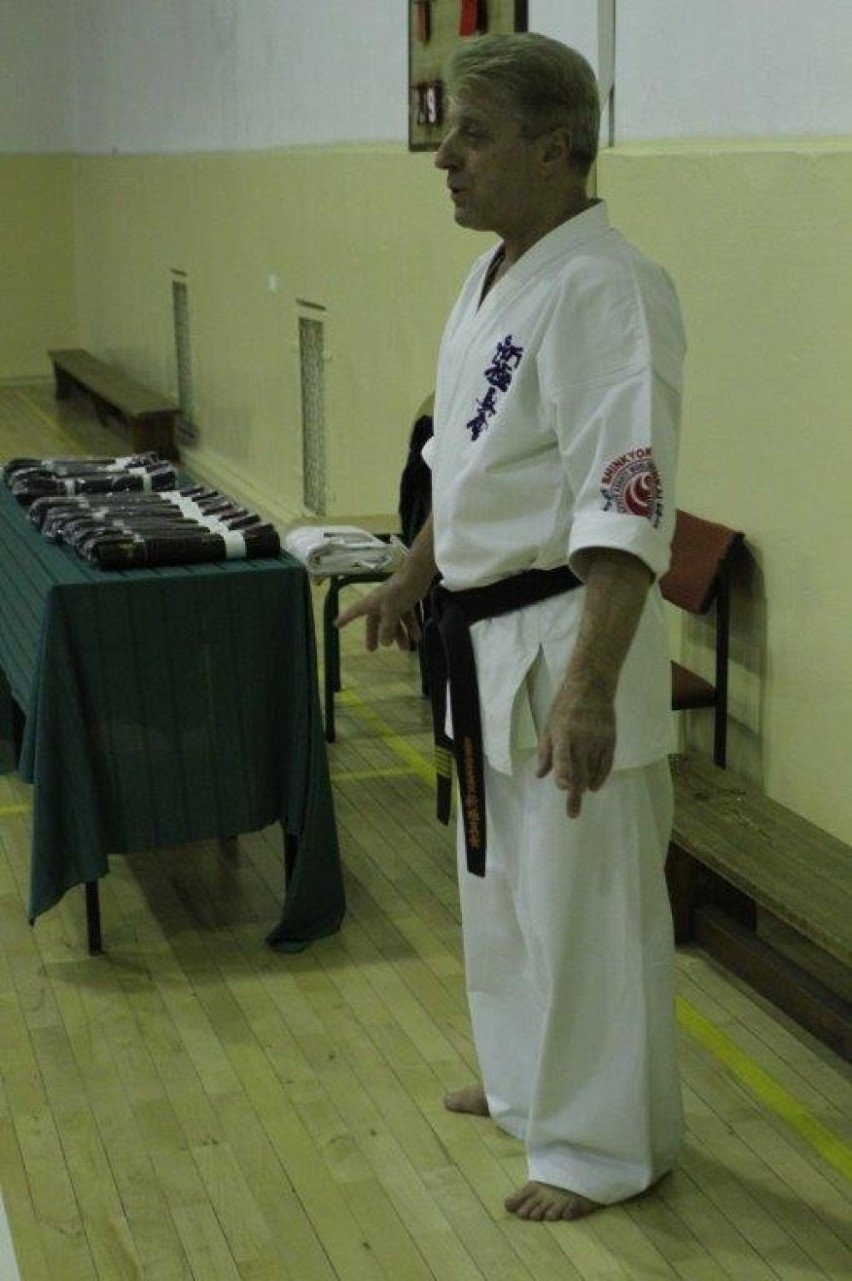 Twórca spółki ZPUE Włoszczowa z czarnym pasem karate 