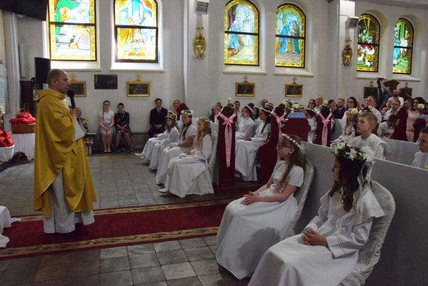 Pierwsza Komunia Święta w kościele Matki Boskiej Nieustającej Pomocy w Pruszczu Gdańskim |ZDJĘCIA