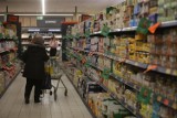 Czarna lista GIS. Niebezpieczne dla zdrowia produkty, które zniknęły ze sklepowych półek. Nie jedz tego!