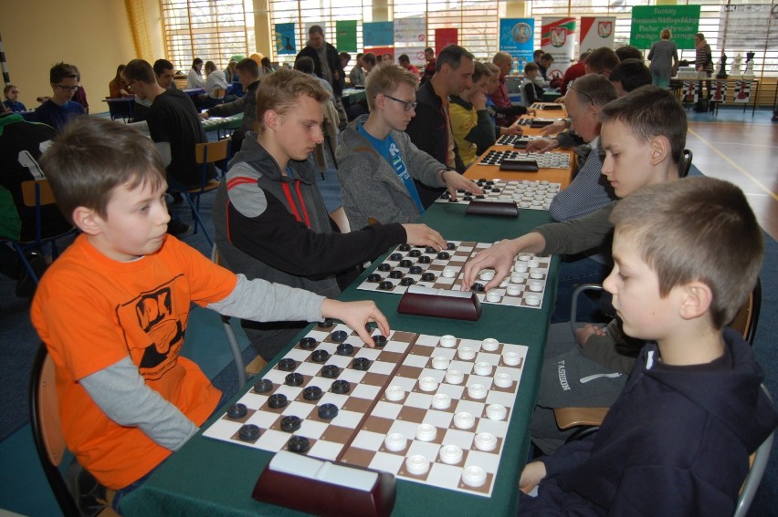 Na „Festiwal szachowo-warcabowy” zaproszono graczy do  LO...