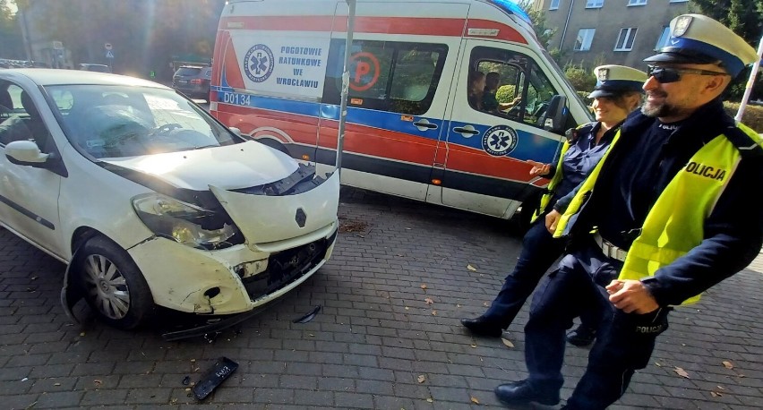 Groźnie wyglądający wypadek na ul. Kruczej we Wrocławiu. Zobacz zdjęcia