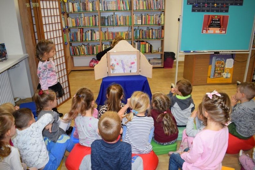 W bibliotece w Głuszycy „Teatr z walizki" dla dzieci