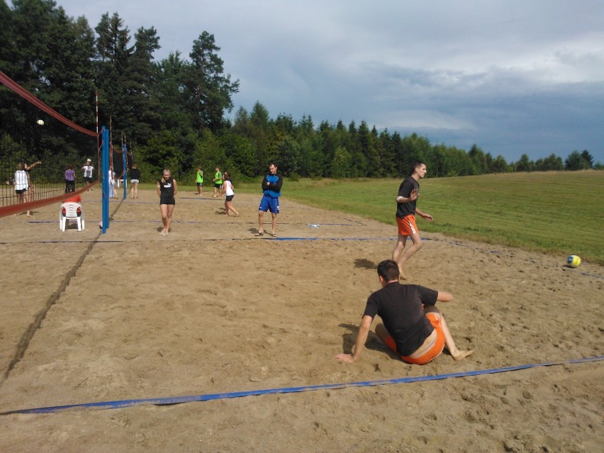 Trzeci i ostatni turniej piłki plażowej o puchar starosty w Pomieczynie