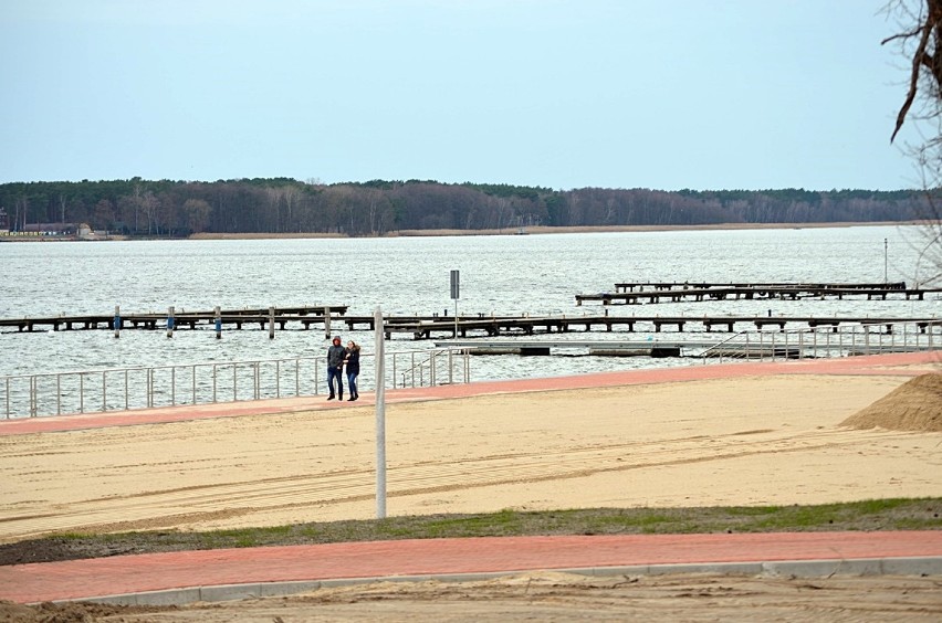 Sława. Nowa plaża nad Jeziorem Sławskim jest prawie gotowa. ZDJĘCIA/FILMY