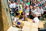 Nowy Sącz. Sądeckie Stowarzyszenie Sursum Corda dostarczyło na Ukrainę prawie 200 ton darów o wartości 1,5 mln złotych