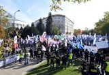 Protest służb mundurowych, Warszawa. Sprzeciwiają się zbyt niskim pensjom [ZDJĘCIA]