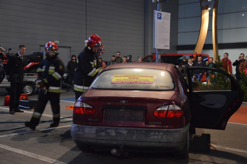 Bełchatowscy strażacy rozdali czujki czadu podczas festynu