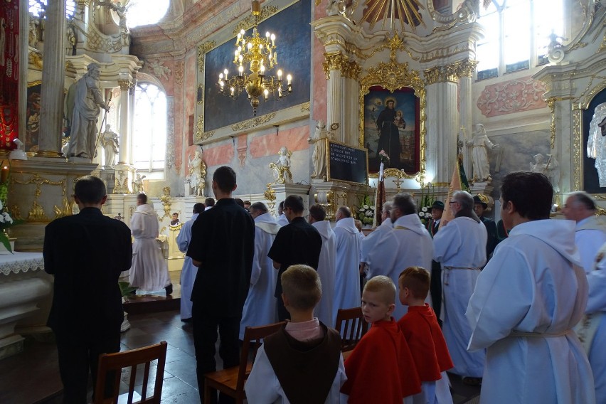 Obłóczyny u oo Franciszkanów