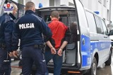 Napad na mieszkańca Kraśnika. Sprawcy pobili i okradli mężczyznę. Zatrzymała ich policja