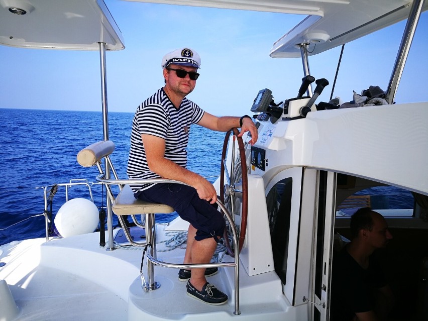 Sławomir Korba, kapitan z Radomia żegluje po morzach i oceanach. "Zrobiłem z tego sposób na życie". Zobacz wideo i zdjęcia