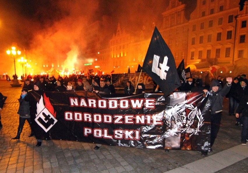 Wrocław: NOP maszerował w Święto Niepodległości (ZDJĘCIA)