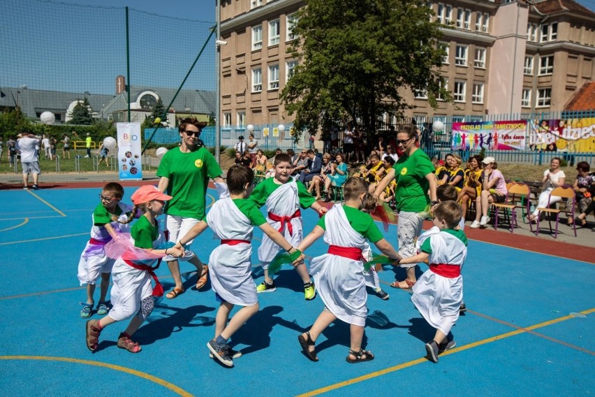 W czwartek 6 czerwca na boisku Zespołu Szkół nr 30...