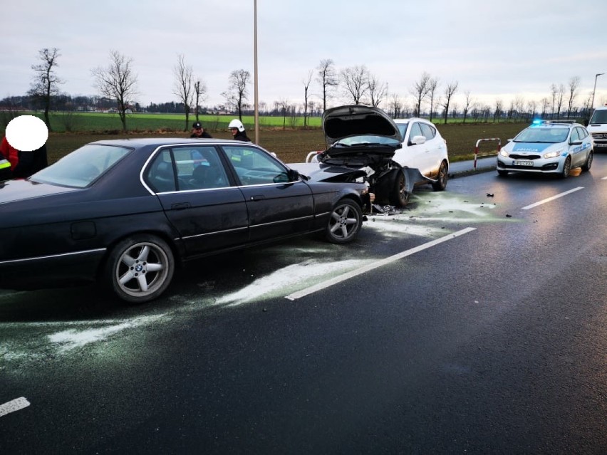 Zderzenie BMW i Hyundaia na trasie Opalenica - Grodzisk