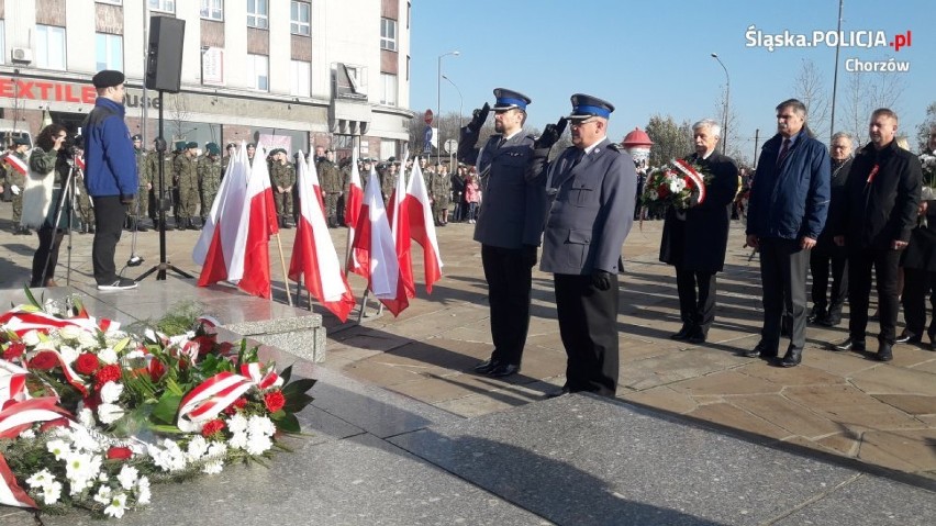 Święto Niepodległości w Chorzowie. Uroczystości pod Pomnikiem Powstańca Śląskiego [ZDJĘCIA]