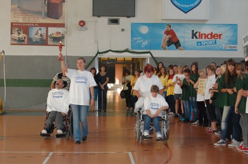 VIII Powiatowa Olimpiada Osób Niepełnosprawnych &quot;Będzin - Integracja 2011 [ZDJĘCIA]