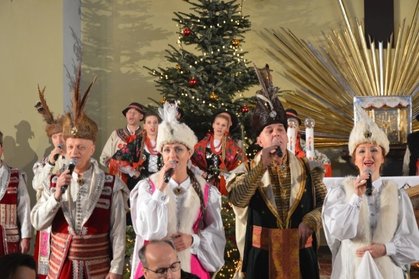 Artystyczny Zespół Reprezentacyjny Wojska Polskiego dał w Skarżysku piękny koncert (ZDJĘCIA, WIDEO)