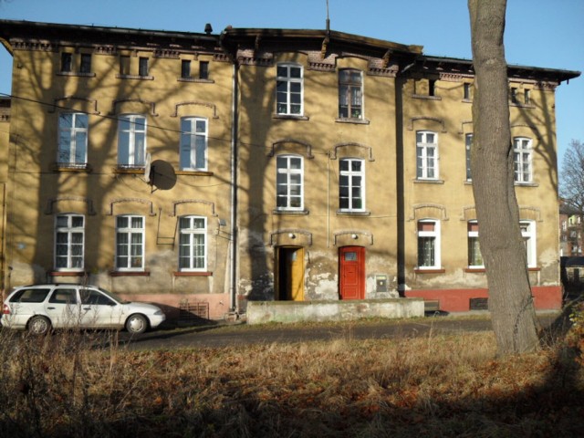Cena wywoławcza	44 000,00 zł
Lokal mieszkalny położony w Lubawce przy ul. Domy Kolejowe 1a/3 o powierzchni użytkowej 37,40 m2.
Link do oferty