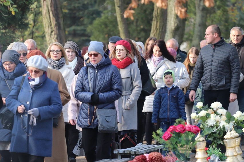 Procesja za zmarłych na cmentarzu przy ulicy Marulewskiej w Inowrocławiu [zdjęcia]