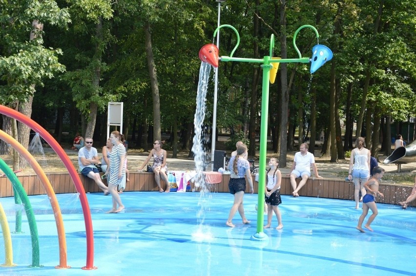 W niedzielę upał przyciągnął tłumy na Wodny Park Zabaw w Stalowej Woli [ZDJĘCIA]