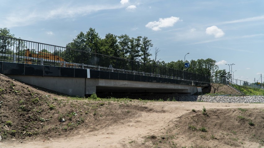 Nowy most na Białołęce. Mieszkańcy zyskali przeprawę na rzece Długiej. Inwestycja ma poprawić komunikację we wschodniej części dzielnicy