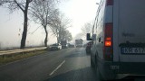 Zderzenie samochodów na trasie Brzeziny - Siemianowice Śląskie. Kierowca zasnął za kierownicą