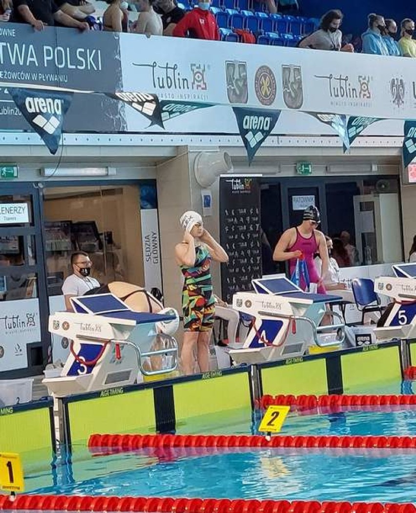 Pływanie. Mając 16 lat zdobyła swój pierwszy medal mistrzostw Polski seniorek