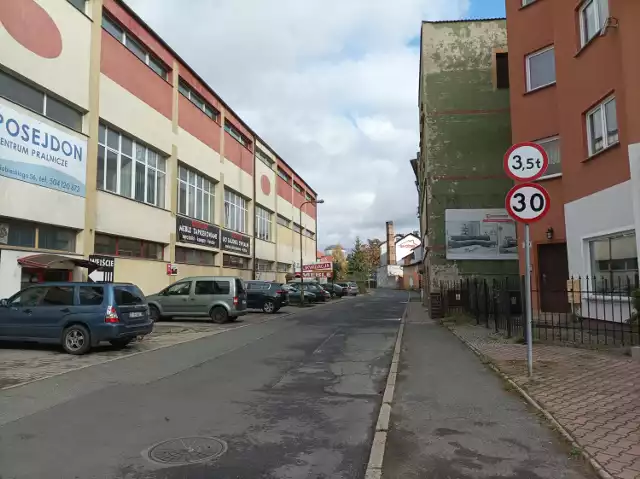 Tak aktualnie wygląda ulica Poznańska w Jeleniej Górze.