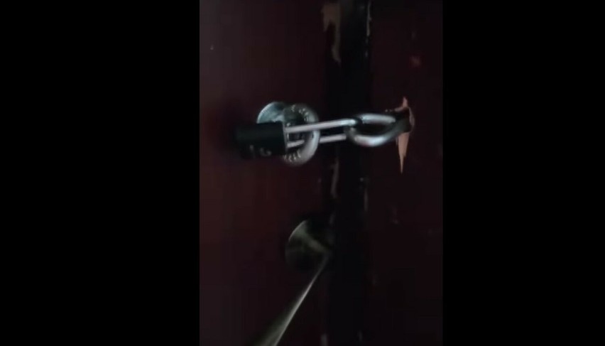 Przerażające nagranie z Częstochowy. 91-latka zamknięta na kłódkę w mieszkaniu