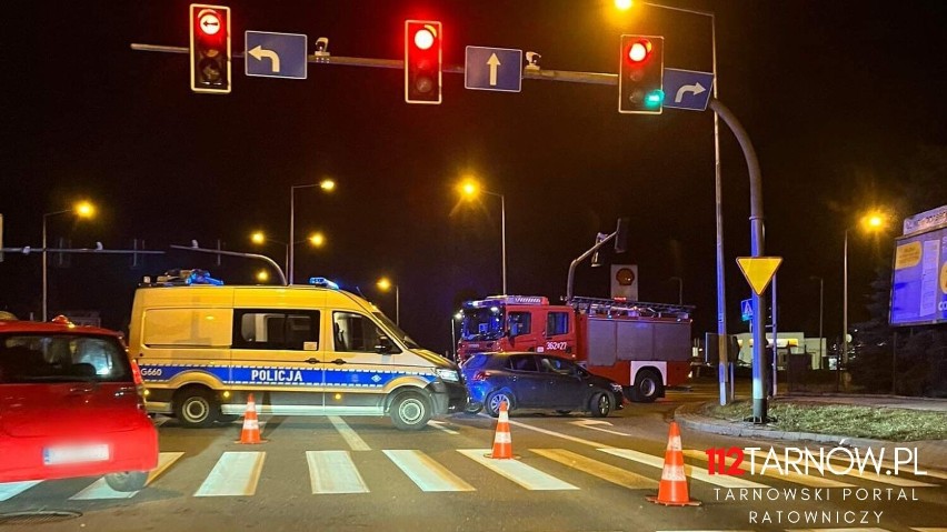 Do wypadku doszło w niedzielę po godz. 18. Rozbite samochody...