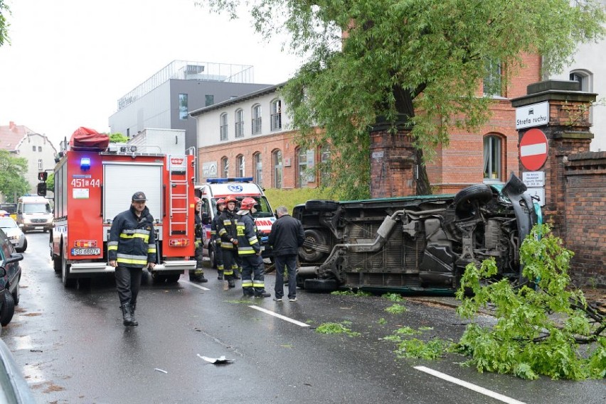 Wypadek na Zygmunta Starego w Gliwicach - o włos od tragedii