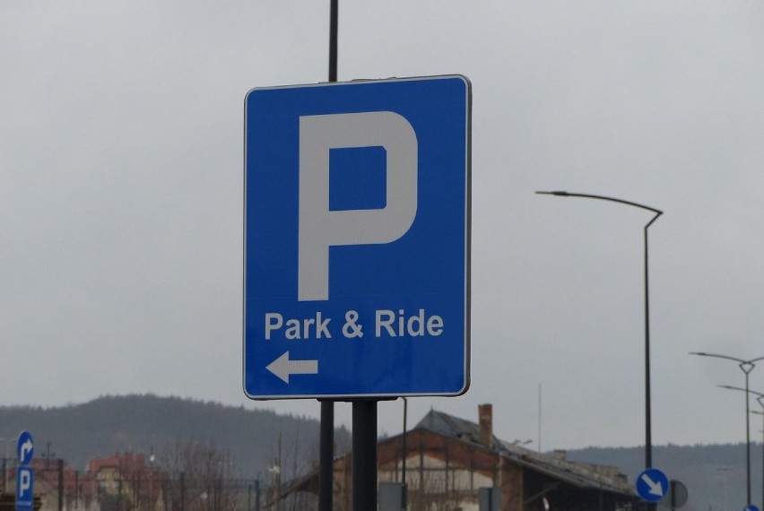 Parking przy ulicy Dworcowej jest już dostępny dla kierowców
