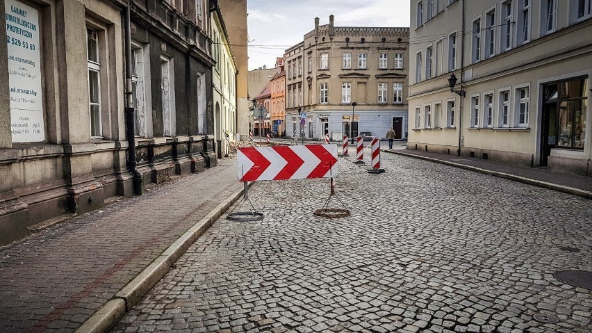 Remont ulicy Niepodległości w Lesznie wykonany jesienią 2020...