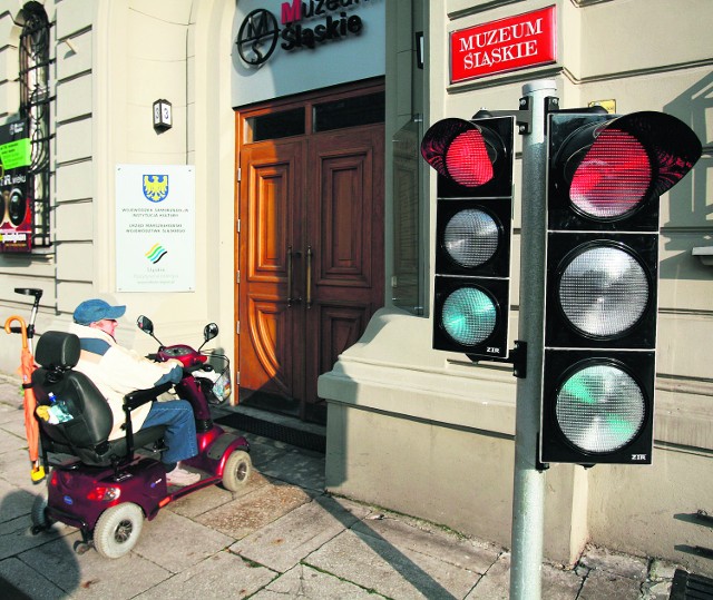 W Muzeum Śląskim czerwone światło dla niepełnosprawnych pali się stale.