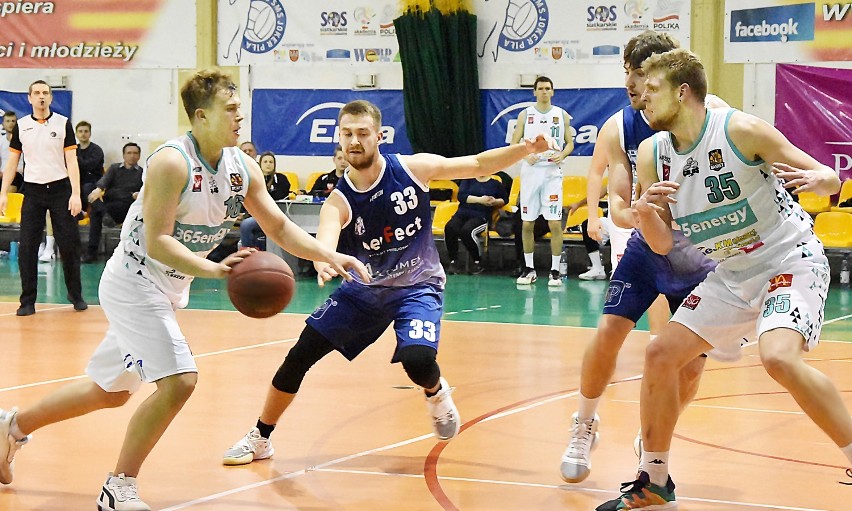 Koszykówka. Energy365 Basket Piła uległ u siebie Basketowi Poznań. Zobaczcie zdjęcia z meczu 