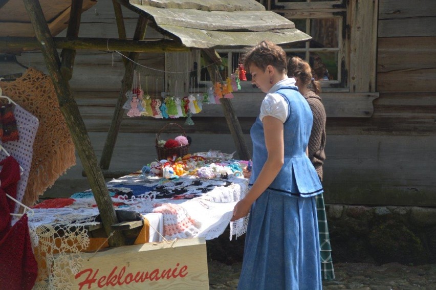 "Moda z wiejskiej szafy" w skansenie w Olsztynku