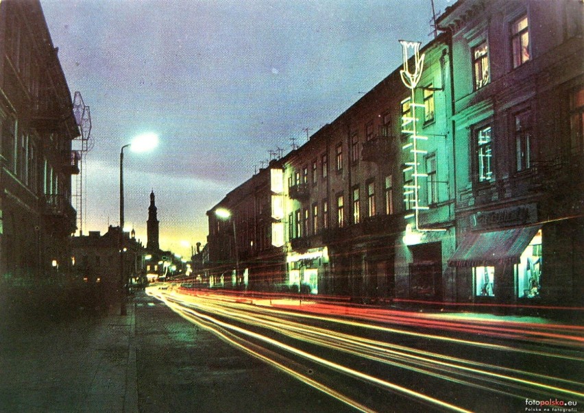 Lata 1970-1972, Radom, urok neonów na ulicy Żeromskiego.