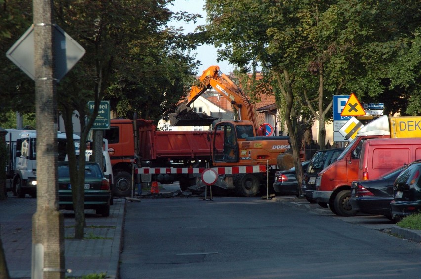 Rewitalizacja w Ustce: Trwają prace rewitalizacyjne na usteckich ulicach [ZDJĘCIA]