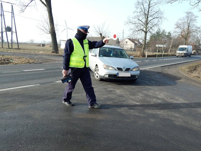 Akcja policji w powiecie radziejowskim. 46 kierowców przekroczyło prędkość, 20-latek był po alkoholu