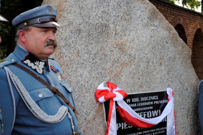 Piłsudski doczekał się swego pomnika. ZOBACZ ZDJĘCIA z uroczystości