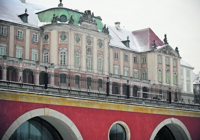 Ceglano-bura wschodnia fasada Zamku Królewskiego przetrwa do połowy 2012 r.