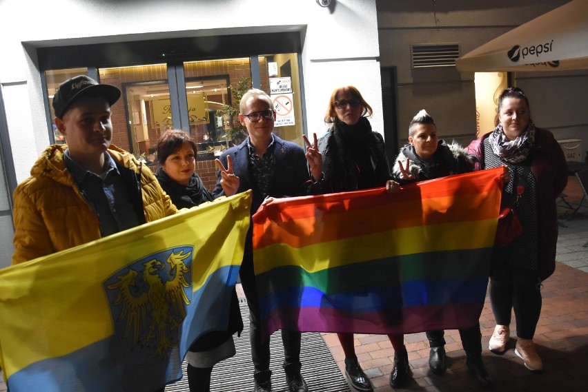 Zatrzymali konferencję "Tęczowa zaraza" w Rybniku. Nie pozwolili by odbyła się na "tolerancyjnej śląskiej ziemi"