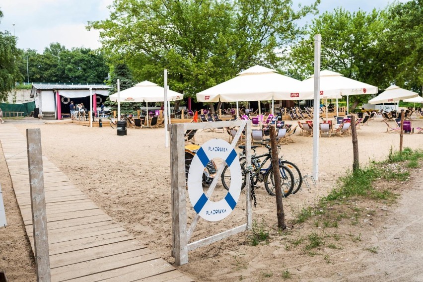 Plażówka Saska to miejsce po prawej stronie Wisły. Na ponad...