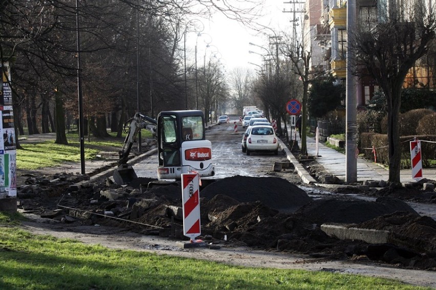 Remont ulicy Mickiewicza i Oświęcimskiej w Legnicy [ZDJĘCIA]
